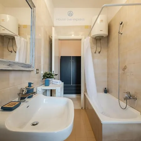 Penthouse A Stone's Throw From The Sea Quartu Sant'Elena