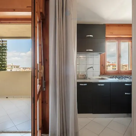 Apartment Penthouse A Stone's Throw From The Sea *