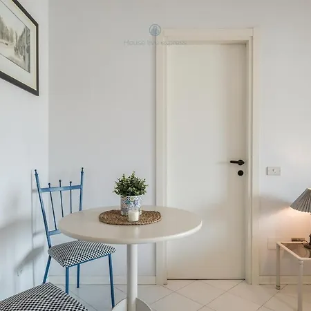 Penthouse A Stone's Throw From The Sea Quartu Sant'Elena